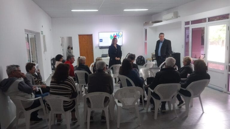 taller para personas mayores en crespo